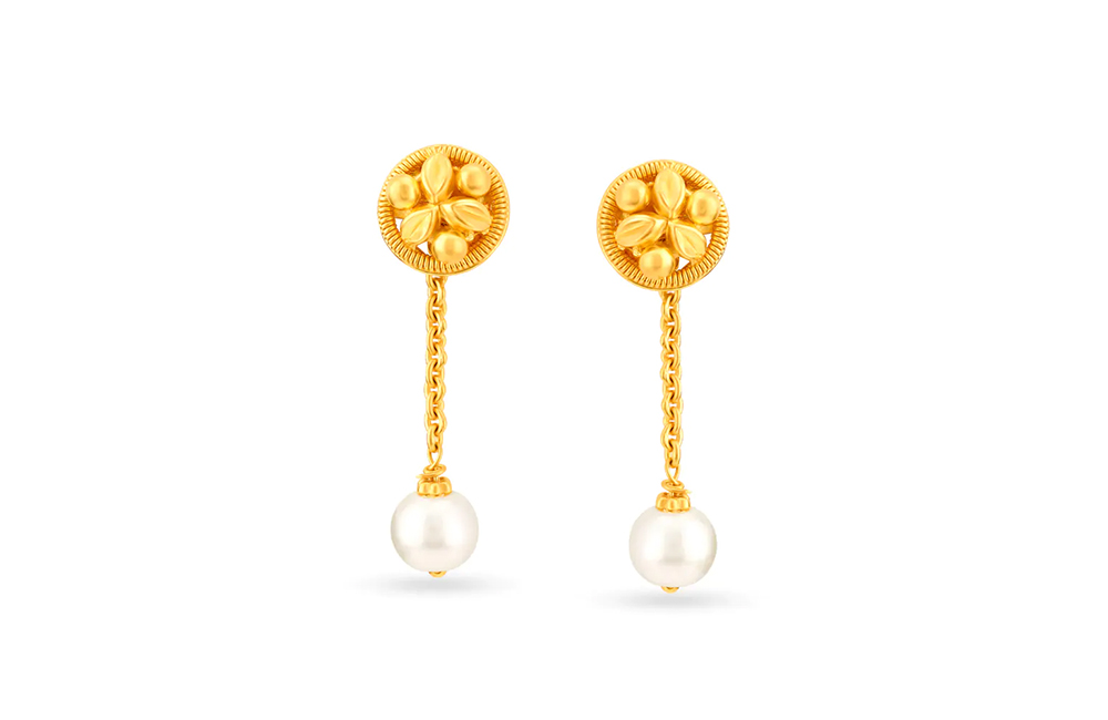 Look Graceful and Forever Young in Alluring Pearl Earrings