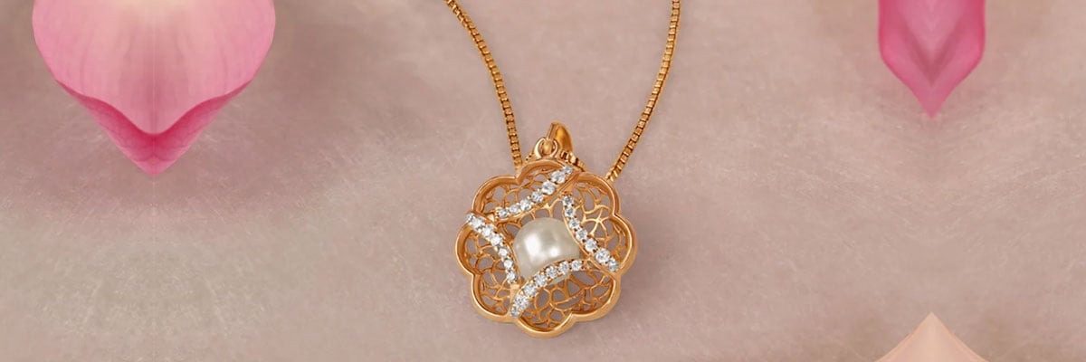 Timeless Pearl Jewelry Pieces Every Woman Should Own